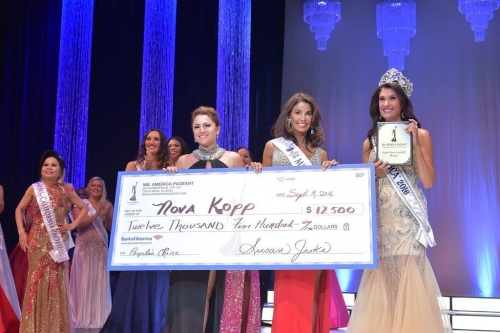 Nova Kopp winning $12,500 for the Peoples Choice Award! 